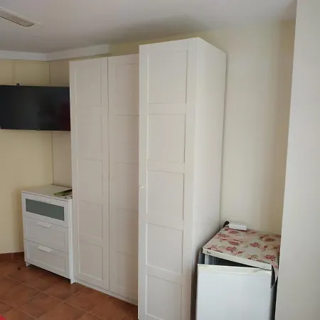 Con Refrigerador Propio Cerca Del Aeropuerto Homestay San Isidro (Tenerife)