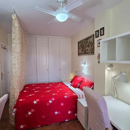 Con Refrigerador Propio Cerca Del Aeropuerto Homestay *