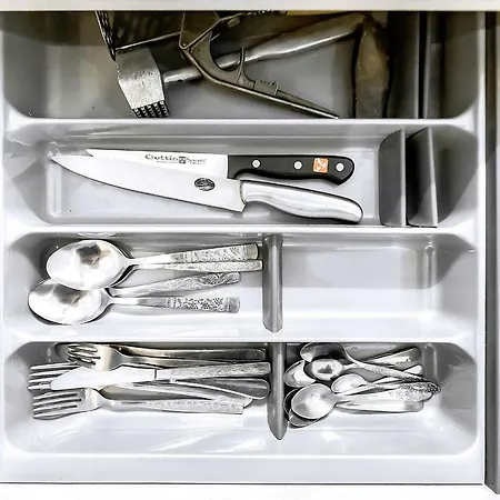 Con Refrigerador Propio Cerca Del Aeropuerto Homestay *