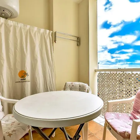 Con Refrigerador Propio Cerca Del Aeropuerto Homestay *