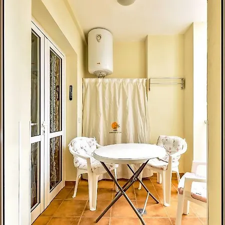 Con Refrigerador Propio Cerca Del Aeropuerto Homestay *